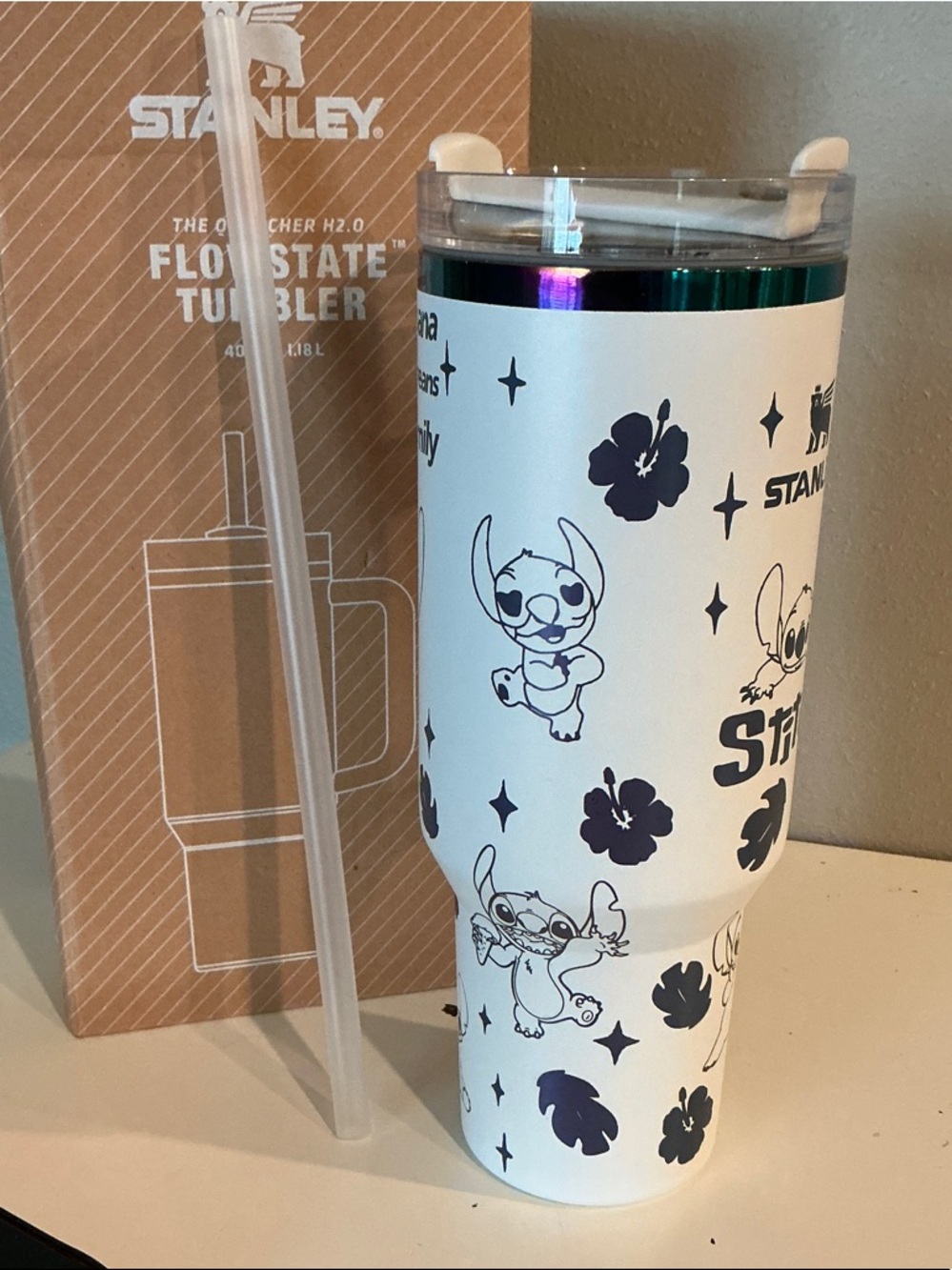 Stanley Disney Stitch H2.0 Quencher 40 Oz Tumbler, - Picture 4 of 4